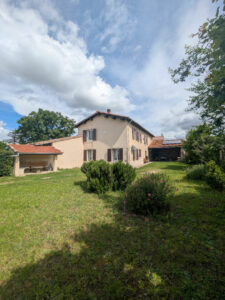 A louer charmante maison meublée de 124 m² à Alixan , terrain de 725 m²
