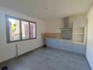 Appartement rénové 4 pièce(s) 119.49 m2 avec jardin et terrasse